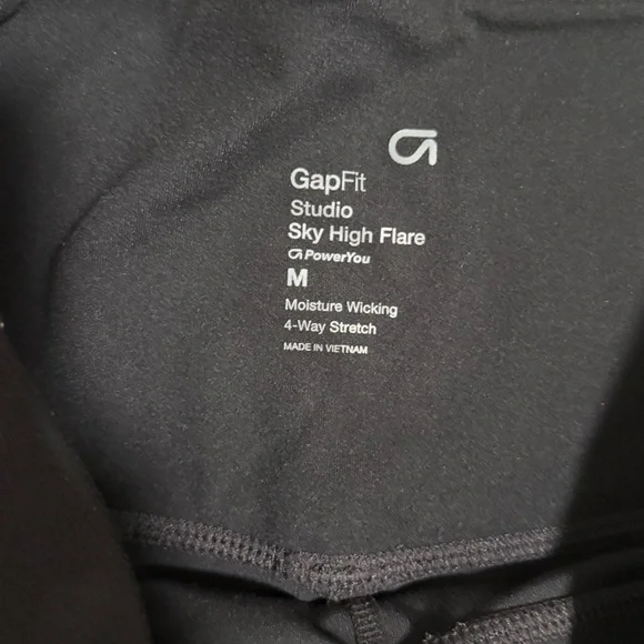 GAP fit studio sky high flare leggings - Picture 6 of 8